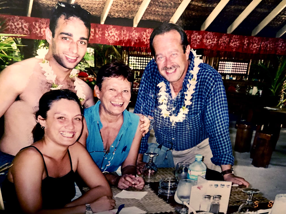 A Tahiti con Olivia, Sacha, Helene